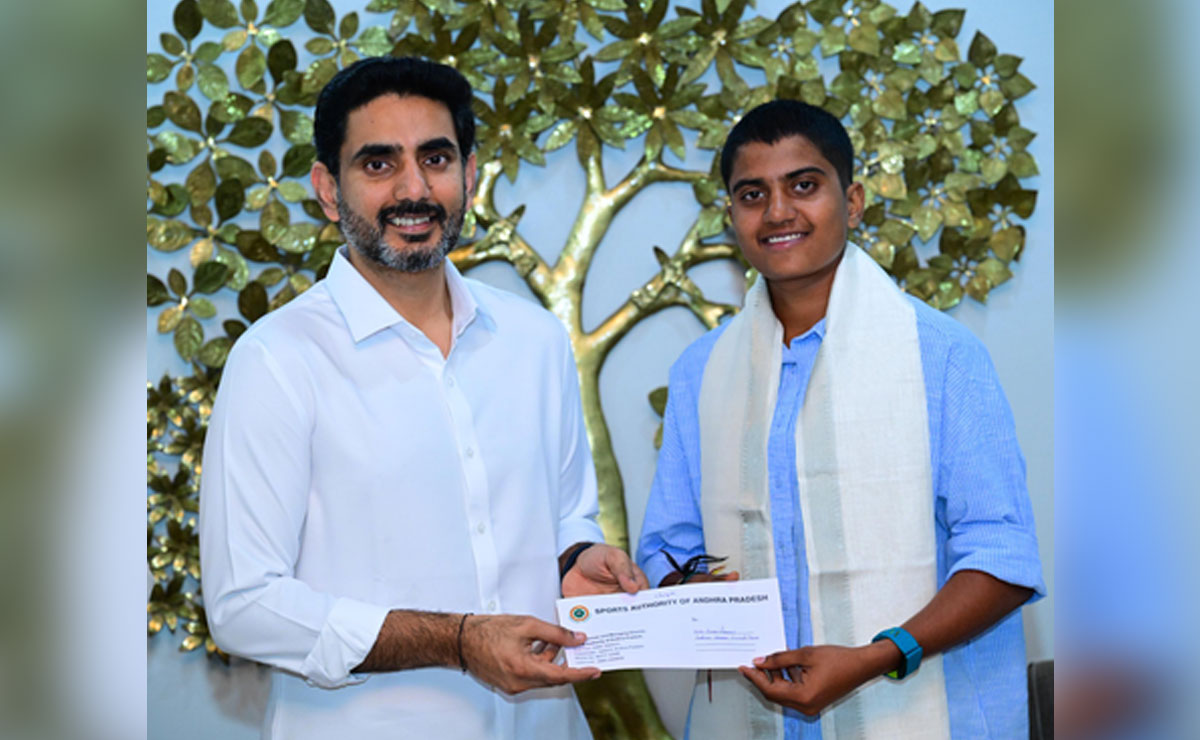 Andhra Pradesh presents Rs 2.5 crore cash reward to woman cricketer Shree Charani