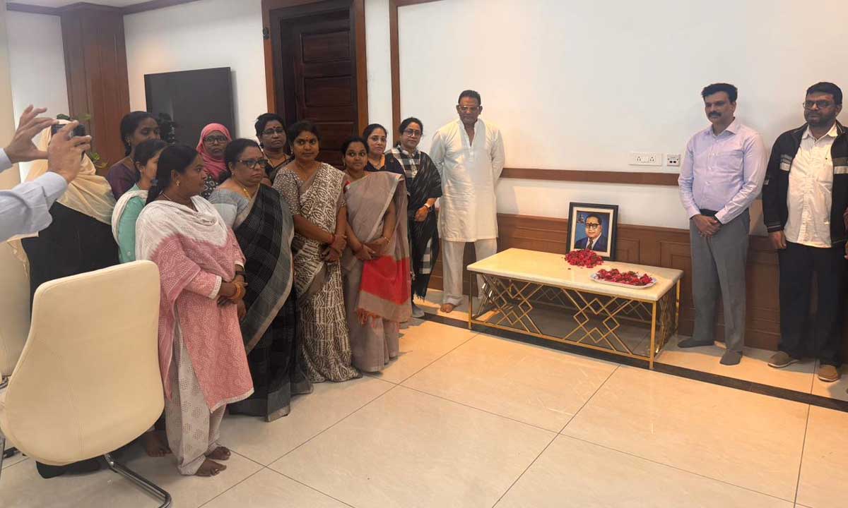 Minority Minister Mohammed Azharuddin Pays Tributes to Dr. B.R. Ambedkar on Mahaparinirvan Diwas