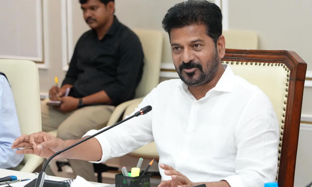 CM Revanth Reddy Urges HUDCO to Provide Low-Interest Loans for Key Telangana Projects