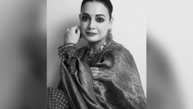 Kareena Kapoor sends love & happiness to Dia Mirza on her birthday