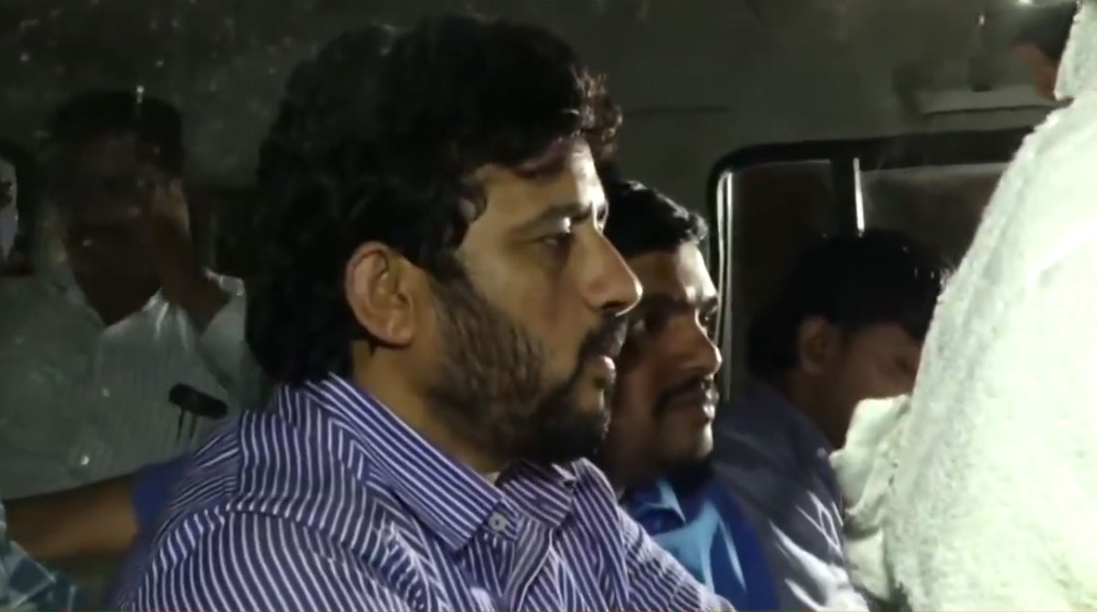 Two journalists of Telugu news channel released on bail