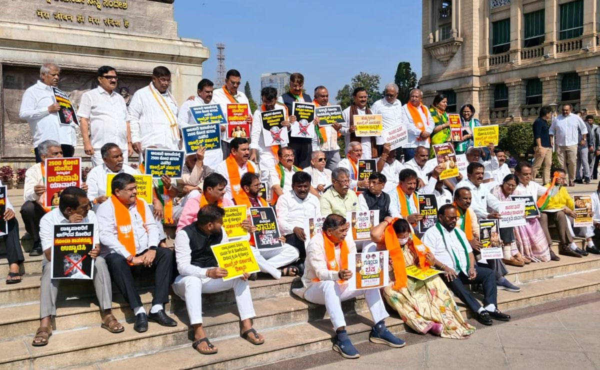 BJP protests in Karnataka, seeks Excise Minister’s ouster over alleged diversion of funds