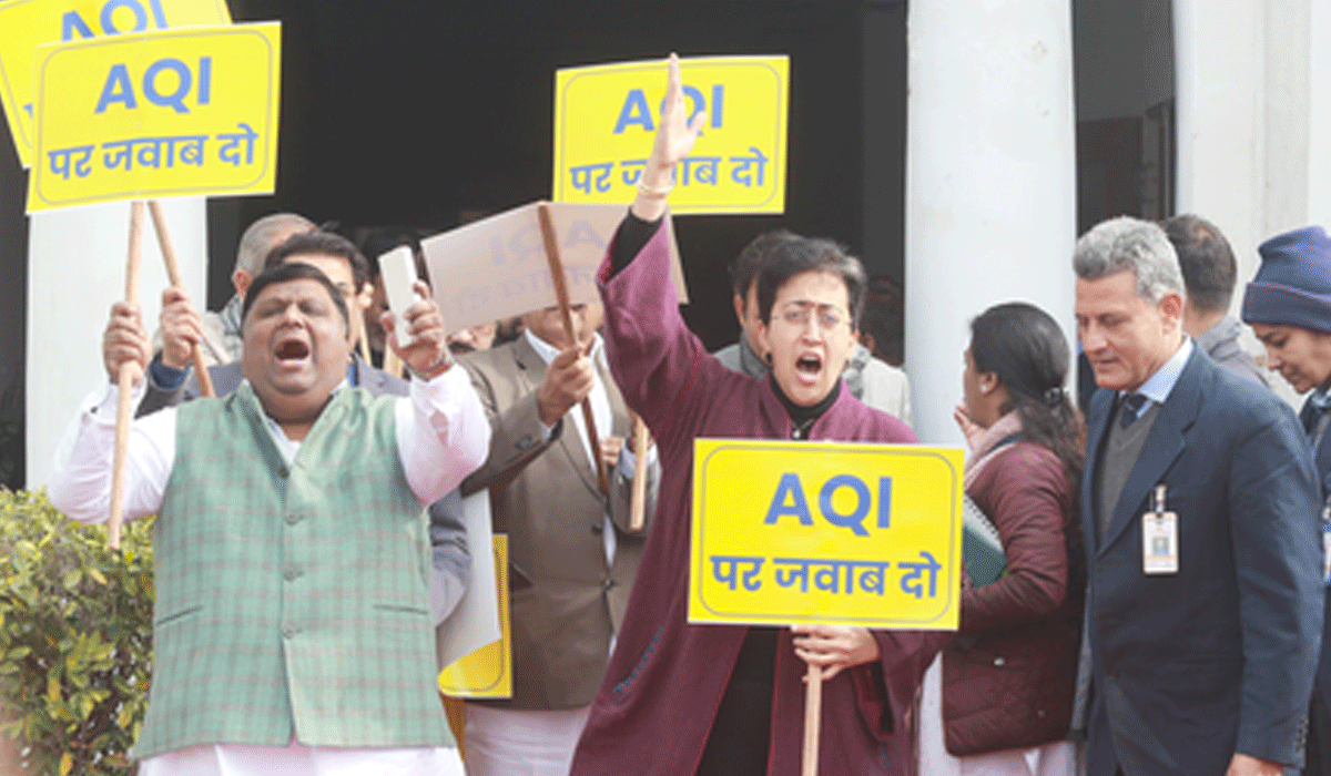 'BJP doesn't want to discuss pollution', AAP demands 'accountability' from Delhi govt