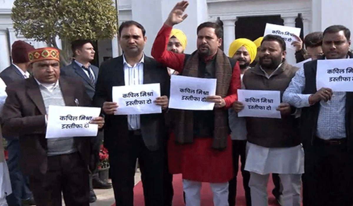 Row on Sikh Guru: Suspended AAP MLAs write to Delhi Assembly Speaker, seek resignation of Kapil Mishra