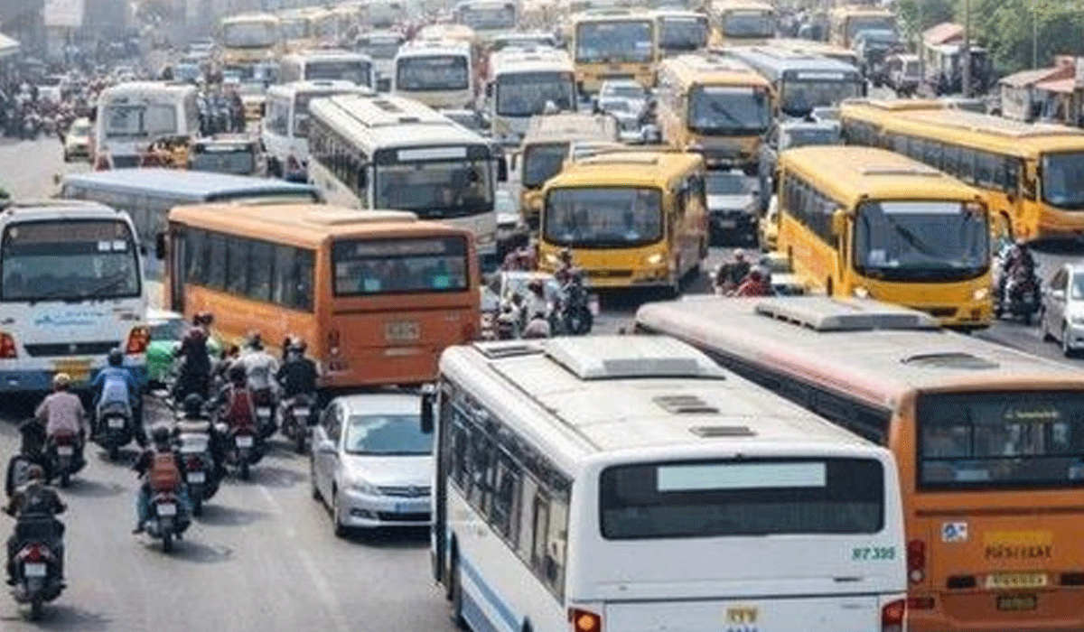 Sankranti rush: Hyderabad-Vijayawada highway teeming with vehicles