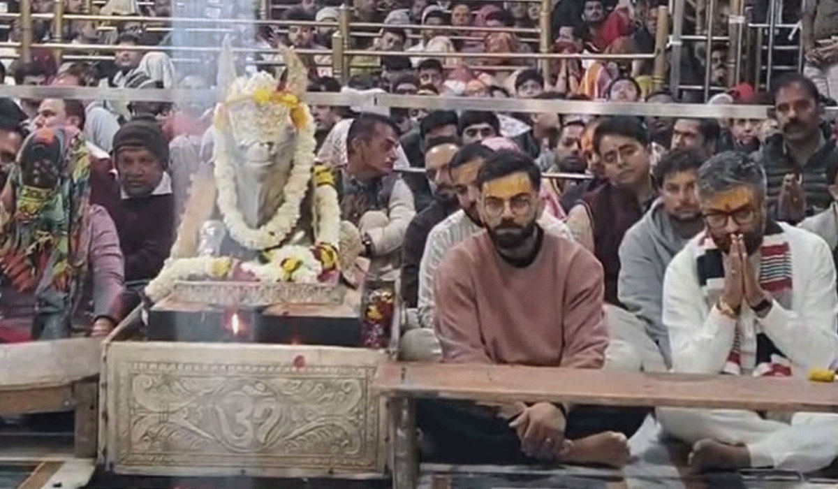 Kohli, Kuldeep visits Shree Mahakaleshwar Temple, attend Bhasma Aarti