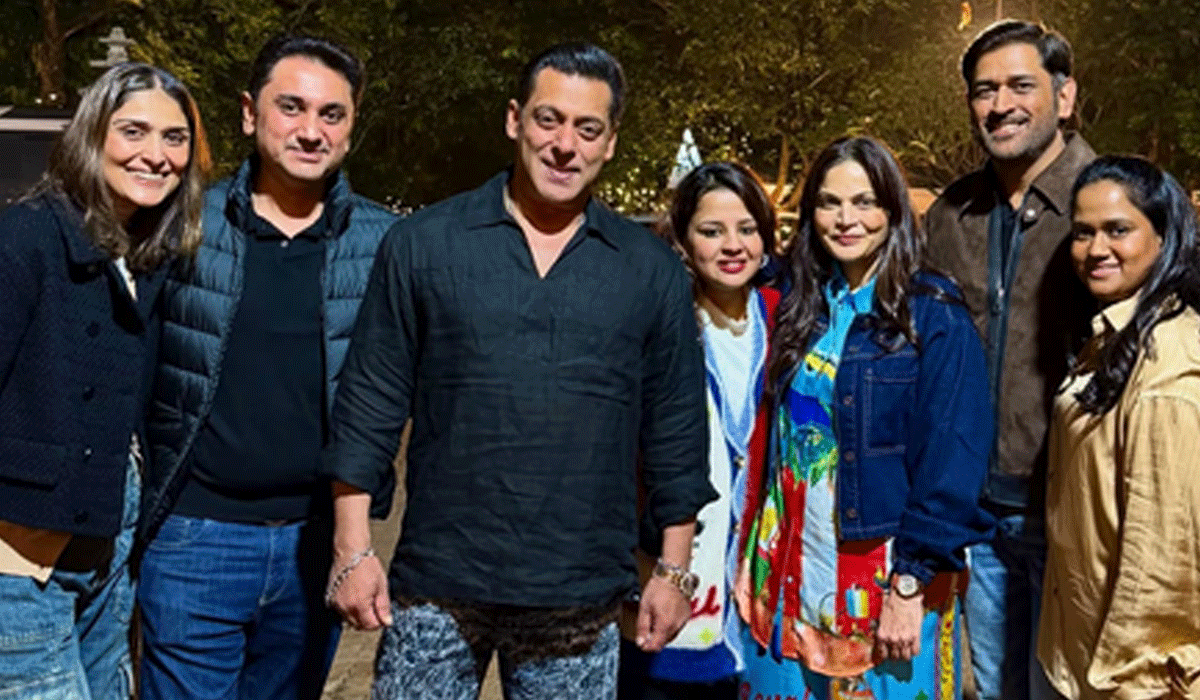 Salman Khan, MS Dhoni are all smiles for the camera, Atul Agnihotri shared pic