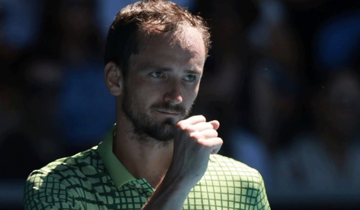 Aus Open: Medvedev makes vintage comeback against Marozsan to enter Rd-4
