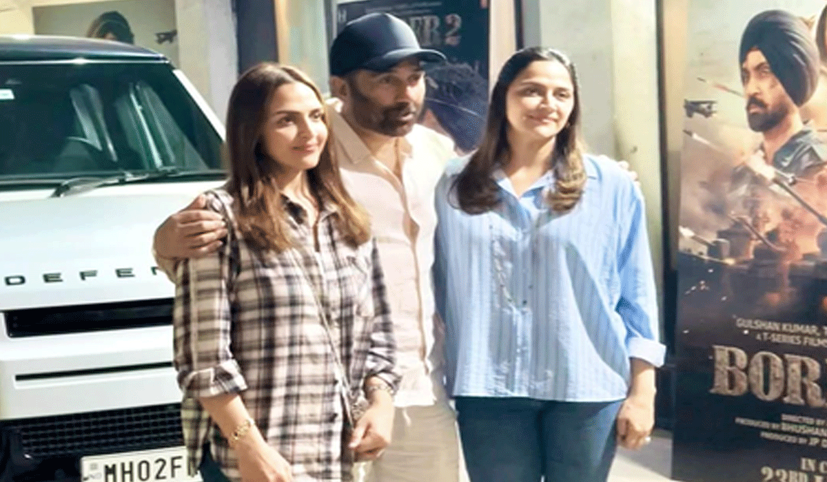 Esha Deol expresses delight as Papa Dharmendra is being conferred with Padma Vibhushan