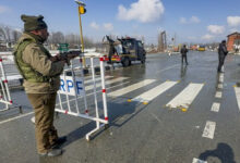 After heavy snowfall, traffic on Srinagar-Jammu highway restored, flight operations normal