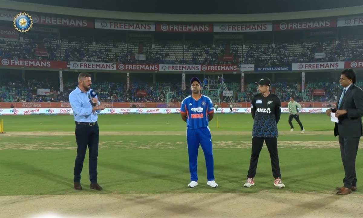 4th T20I: Arshdeep comes in as India elect to bowl first against New Zealand