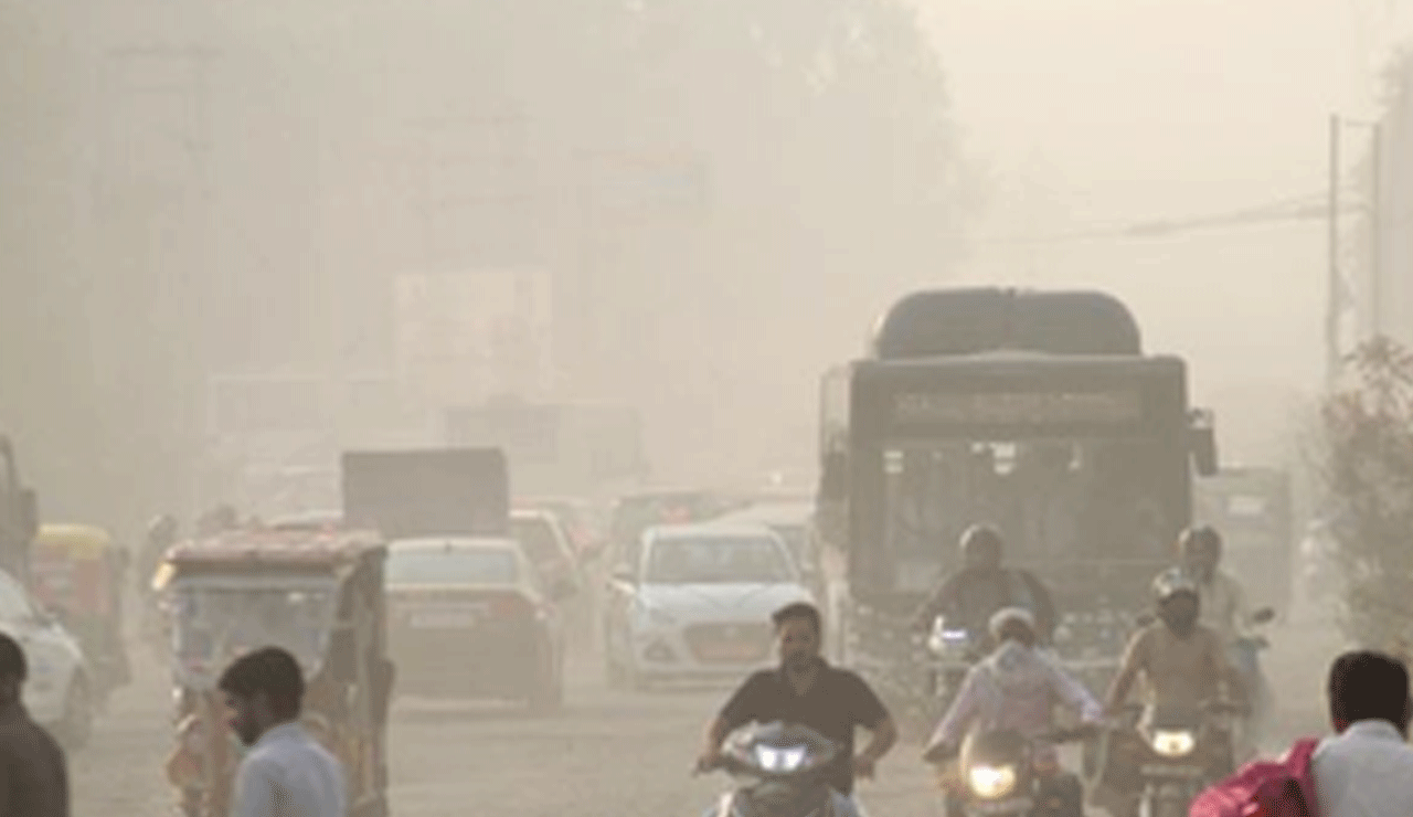 Delhi’s air quality remains in ‘poor’ category; national Capital likely to receive rain