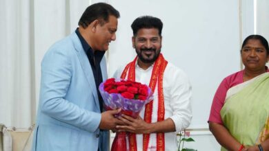 Mohammad Azharuddin Extends New Year Greetings to CM Revanth Reddy, Reaffirms Welfare Commitment