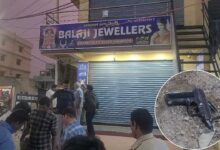 Gold Shop Robbery Attempt Foiled in Keesara Area, Accused Escapes