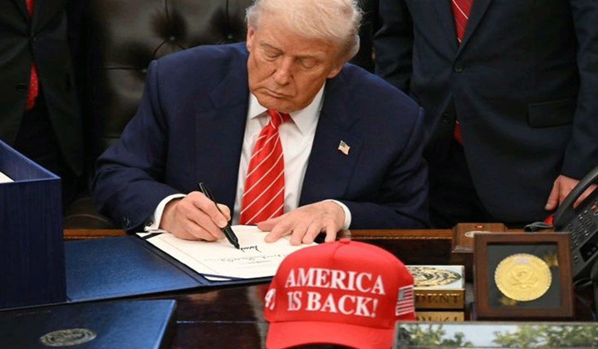 Trump signs funding package, ending brief partial government shutdown