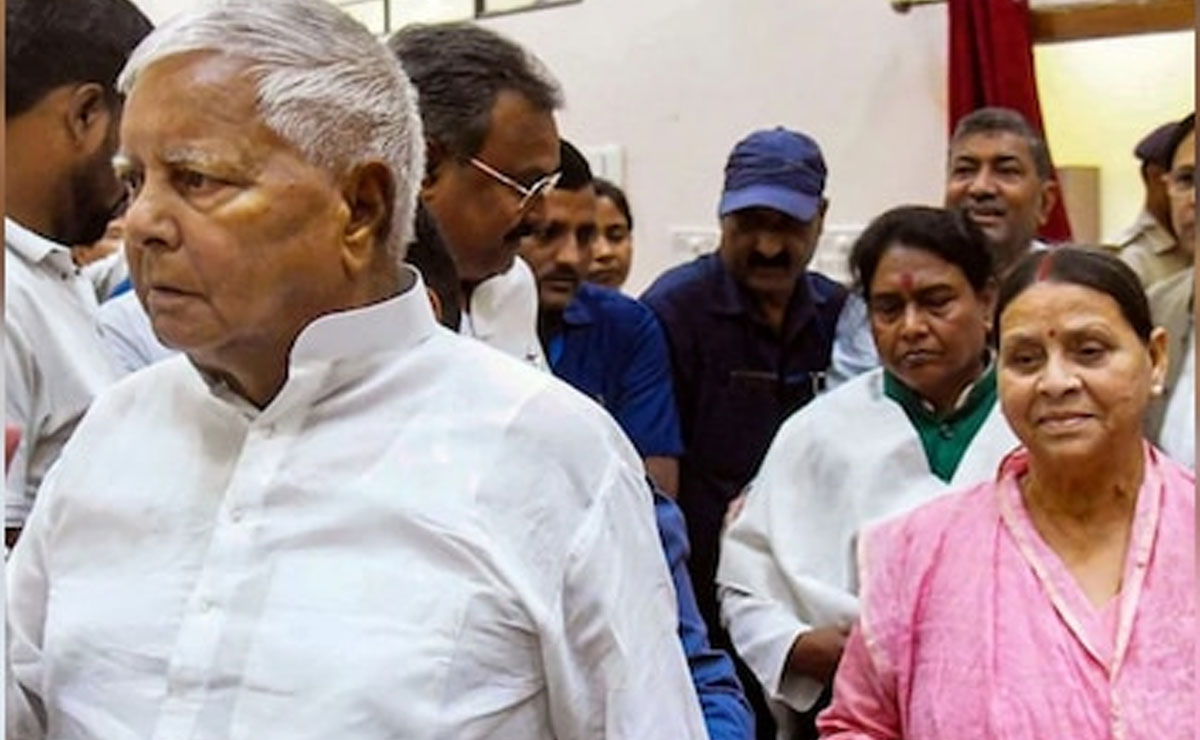 Lalu, Rabri plead innocence, opt to face trial in land-for-job case