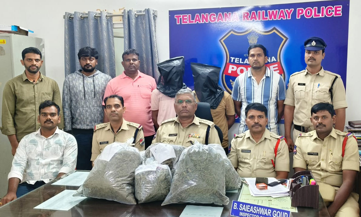 Secunderabad GRP Busts Interstate Ganja Racket, 18.3 Kg Worth ₹9.14 Lakh Seized