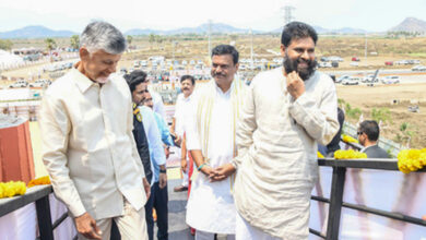 Andhra Pradesh CM, Guv extend Ugadi greetings