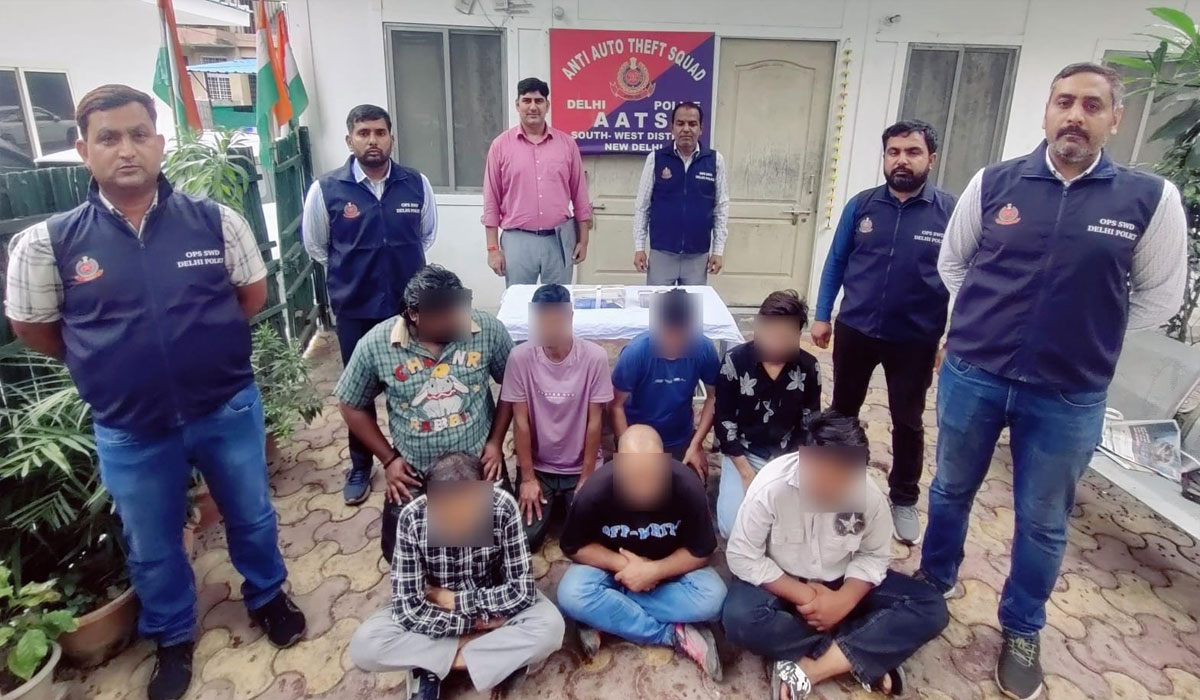 Delhi Police bust illegal gambling racket near railway line, seven arrested