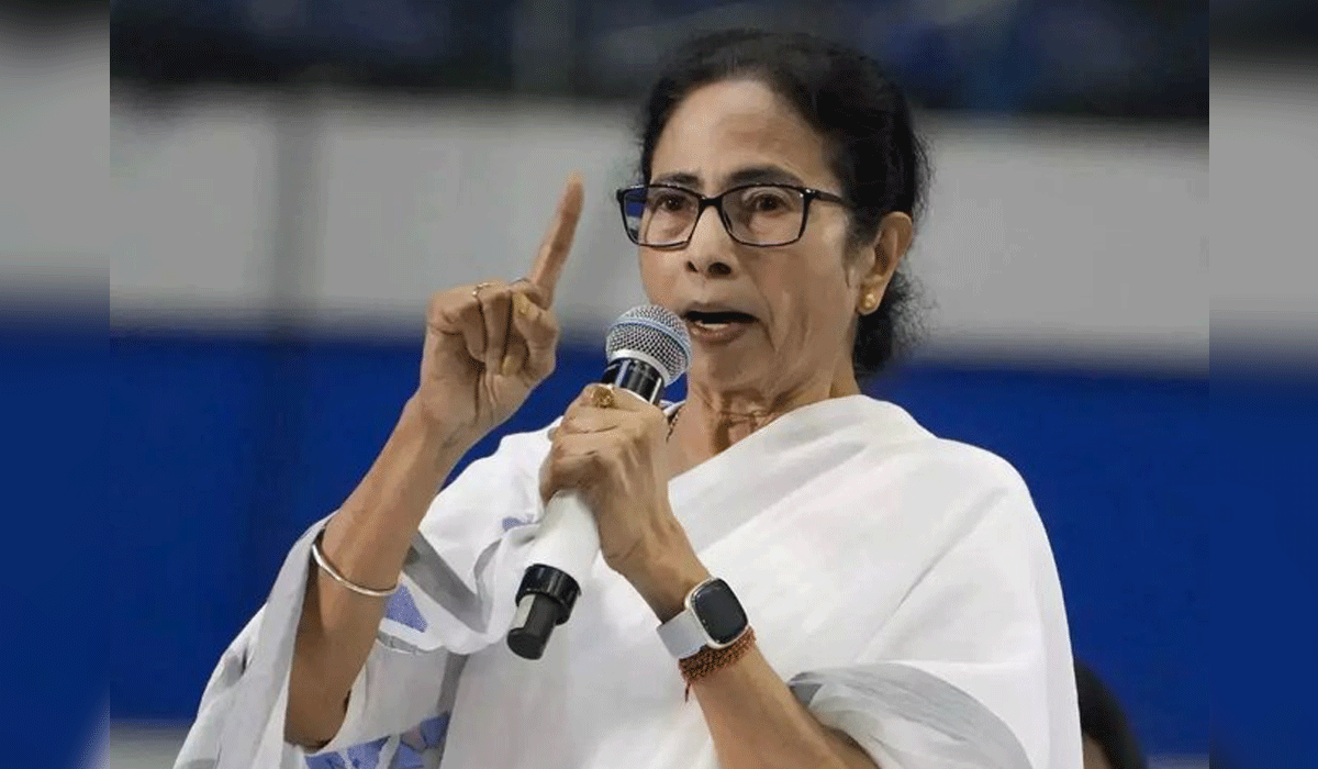 Mamata Banerjee attacks ECI over transfers, deputations of bureaucrats, cops