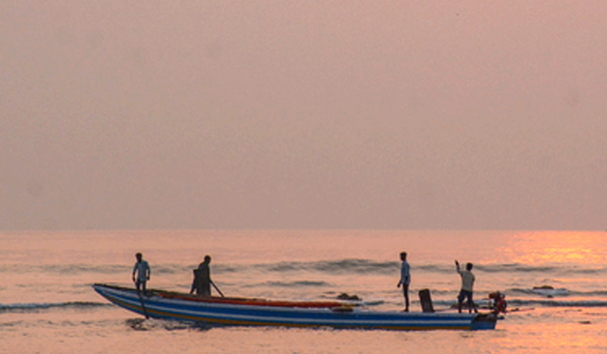 Andhra urges Tamil Nadu to stop illegal fishing boats from entering its waters