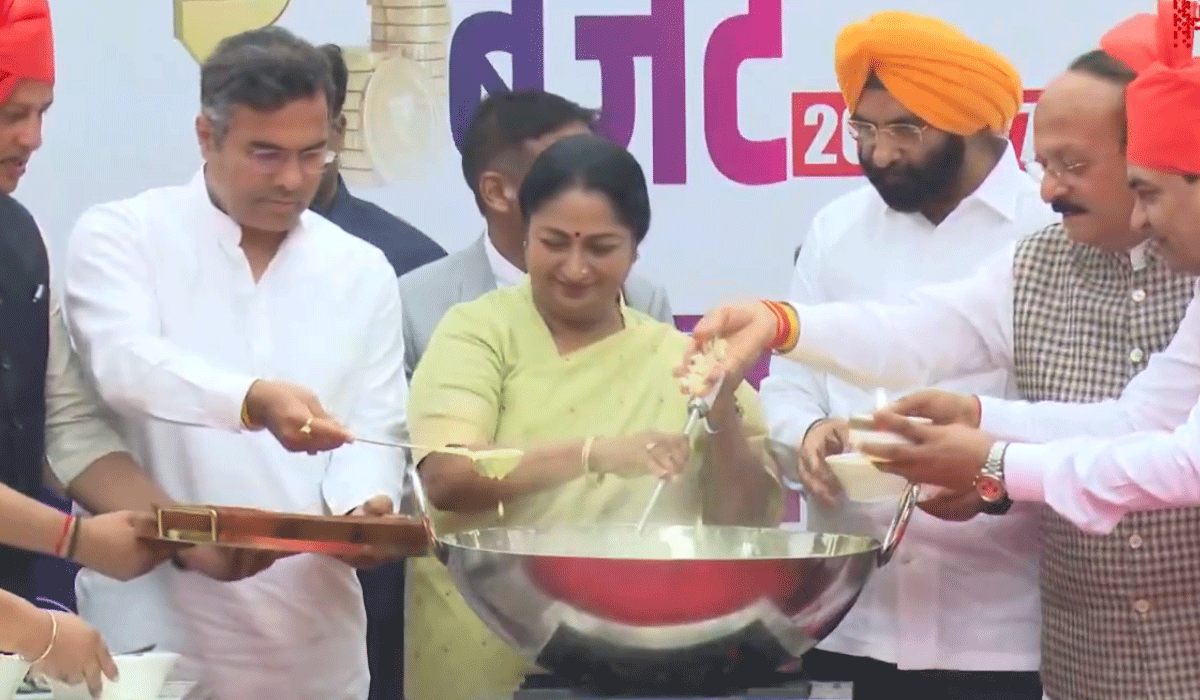 CM Rekha Gupta performs ‘kheer ceremony’ ahead of Delhi Budget Session