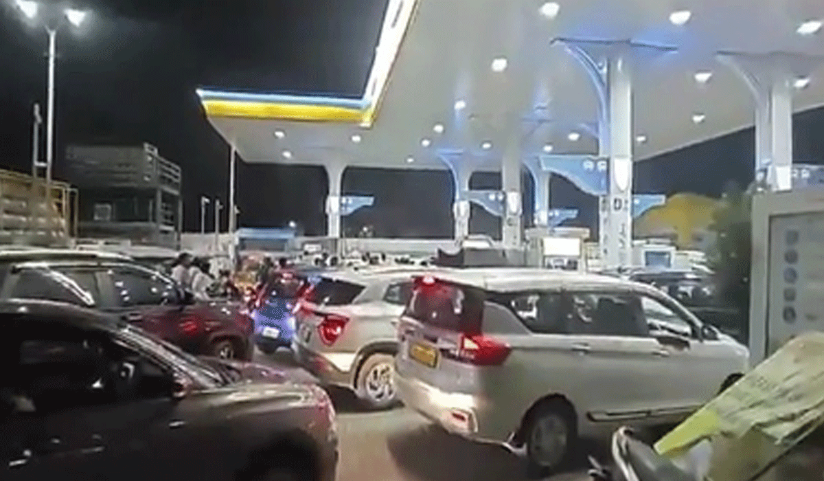 Panic buying at fuel stations in Hyderabad; petroleum dealers association says no shortage