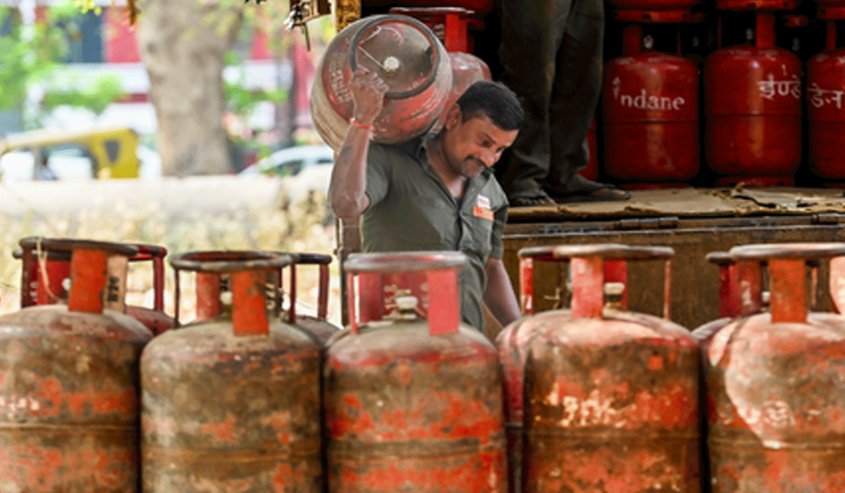 No change in LPG refill timelines, stocks adequate: Govt