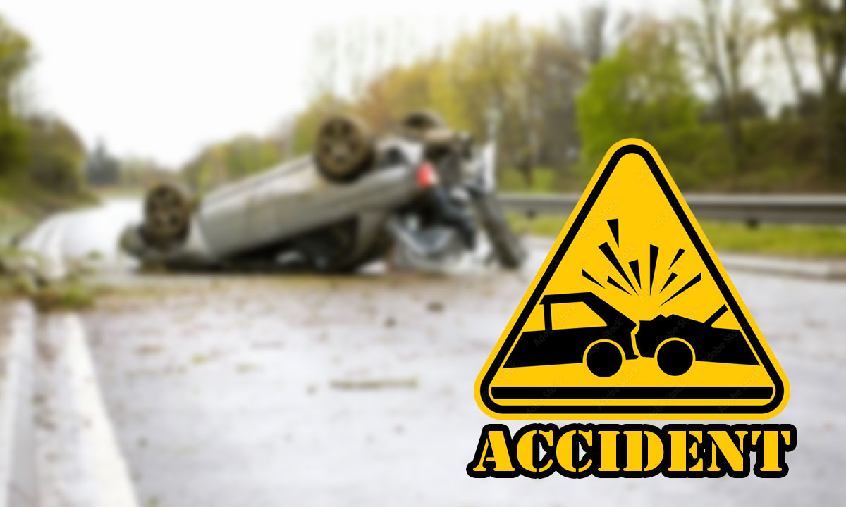 Telangana Road Accident: Two Youths Killed After Motorcycle Hits Divider Near Golden Function Hall in Nirmal