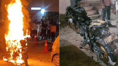 Bike Catches Fire Near Asif Nagar Police Station in Hyderabad, Major Mishap Averted (Video Viral)