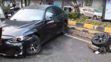BMW Car Crashes in Film Nagar After Hitting Divider at High Speed, Major Tragedy Averted