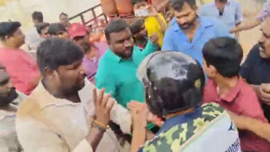 Bharat Gas Godown Tension in Mehdipatnam: LPG Cylinder Delay Sparks Clash Between Customers and Staff