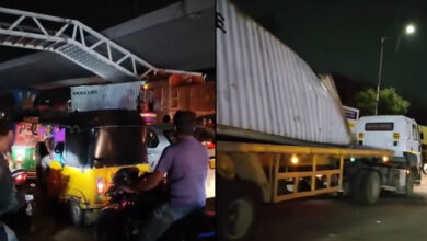 Mehdipatnam X Road Accident: Container Lorry Hits Under-Construction Foot Over Bridge, Traffic Disrupted