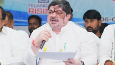 Ponnam Prabhakar Urges SHG Women to Use Govt Schemes for Empowerment at Praja Palana