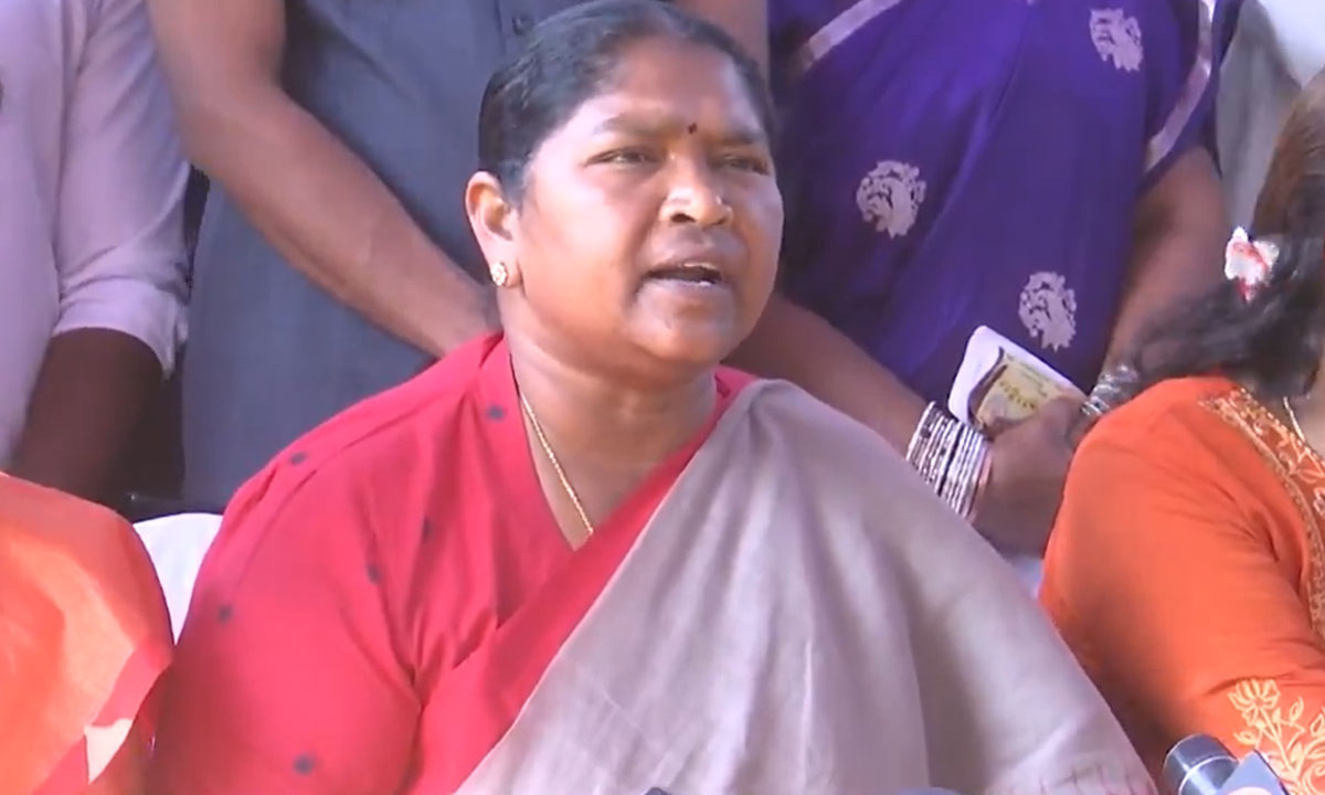 ₹10 Lakh Insurance for Every SHG Woman in Telangana: Seethakka Announces Major Relief for Self-Help Groups