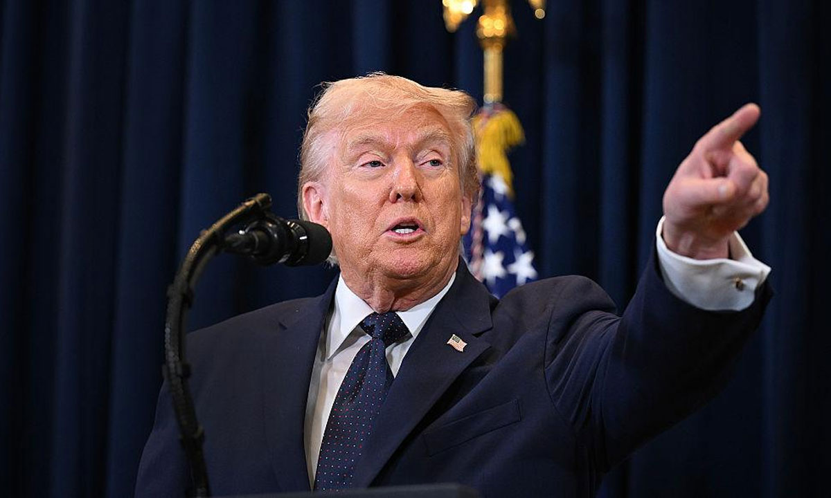 US Intensifies Strikes on Iran While Pushing for Deal, Says Talks Are Active