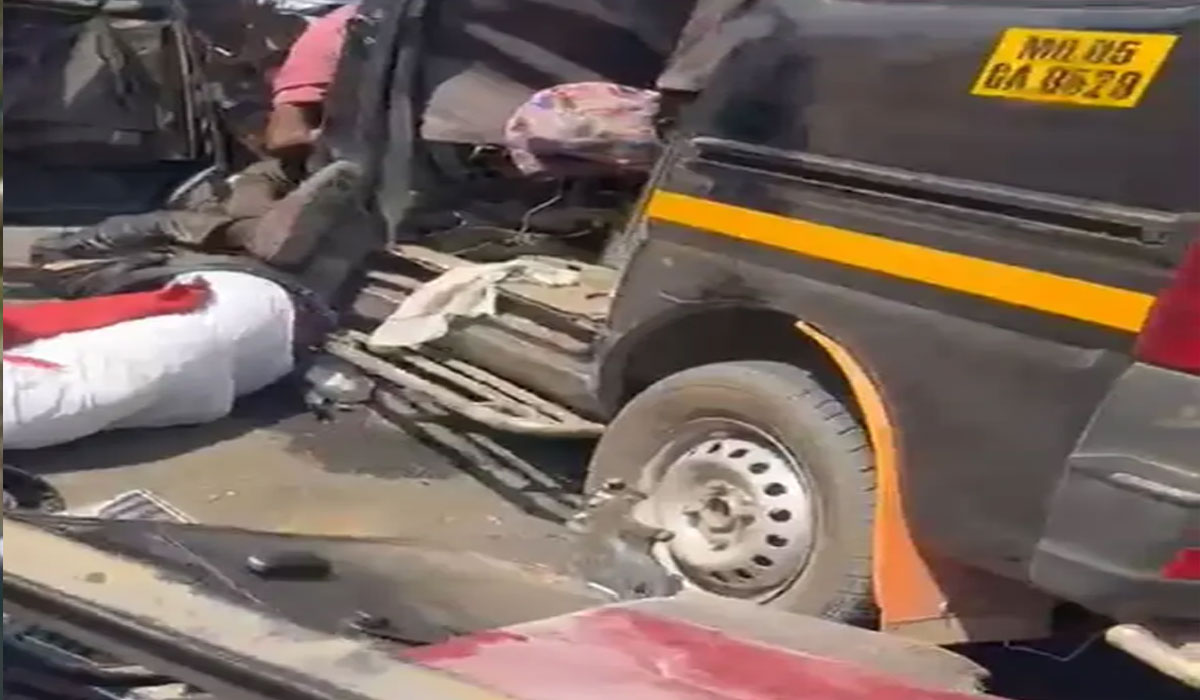 Nine killed as dumper truck rams into car in Mumbai's Kalyan