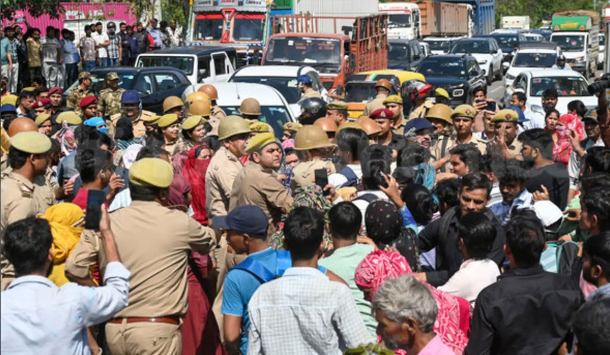 Delhi Police issues traffic advisory as Noida workers’ protest severely affects movement