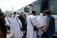 1st batch of 431 Haj pilgrims leave for Saudi Arabia from J&K's Srinagar international airport