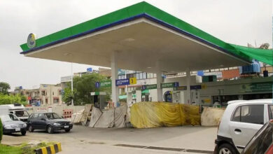 Rights body slams Pakistan fuel price hike amid surging inflation