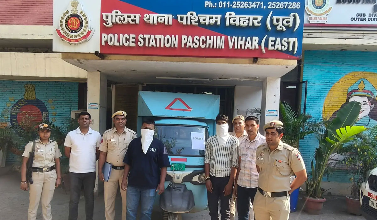 Delhi Police bust online illicit liquor delivery racket, two arrested