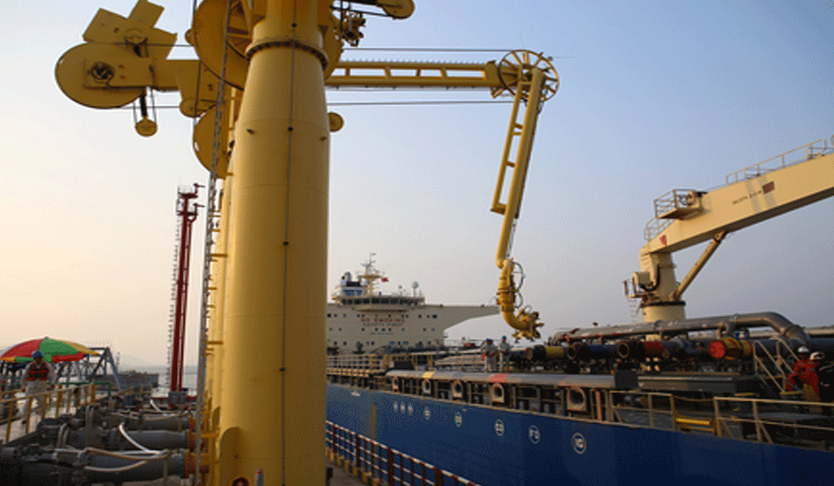 Saudi Aramco sets record $19.50 per barrel premium on Arab Light for Asia amid supply disruptions