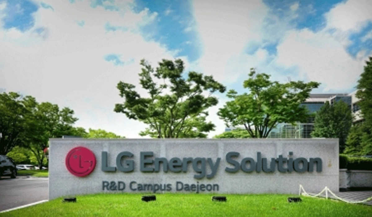 LG Energy Solution turns to operating loss in Q1 amid Mideast crises
