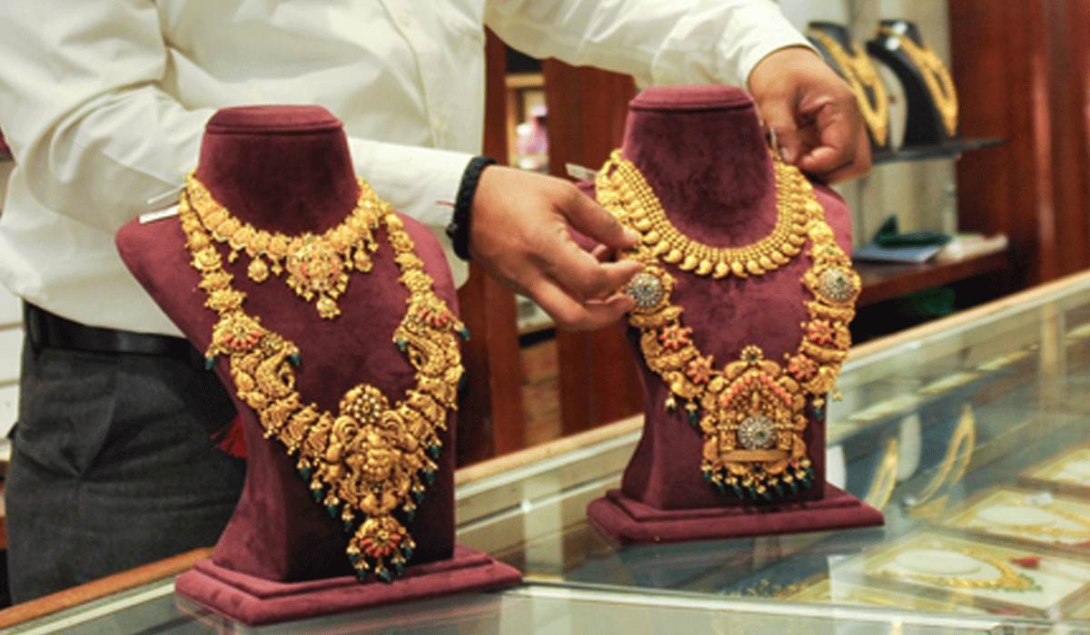 Gold, silver trade lower as US Hormuz blockade rattles markets