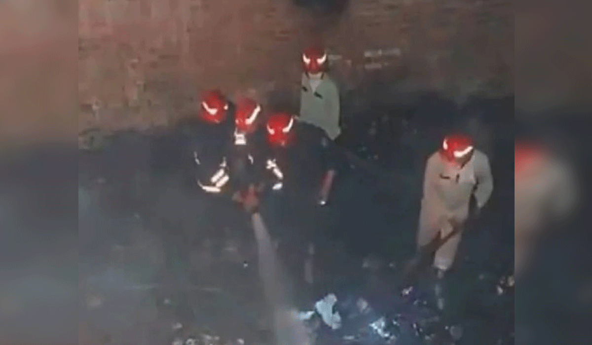 Three of a family killed as massive fire engulfs slums in Delhi's Rohini