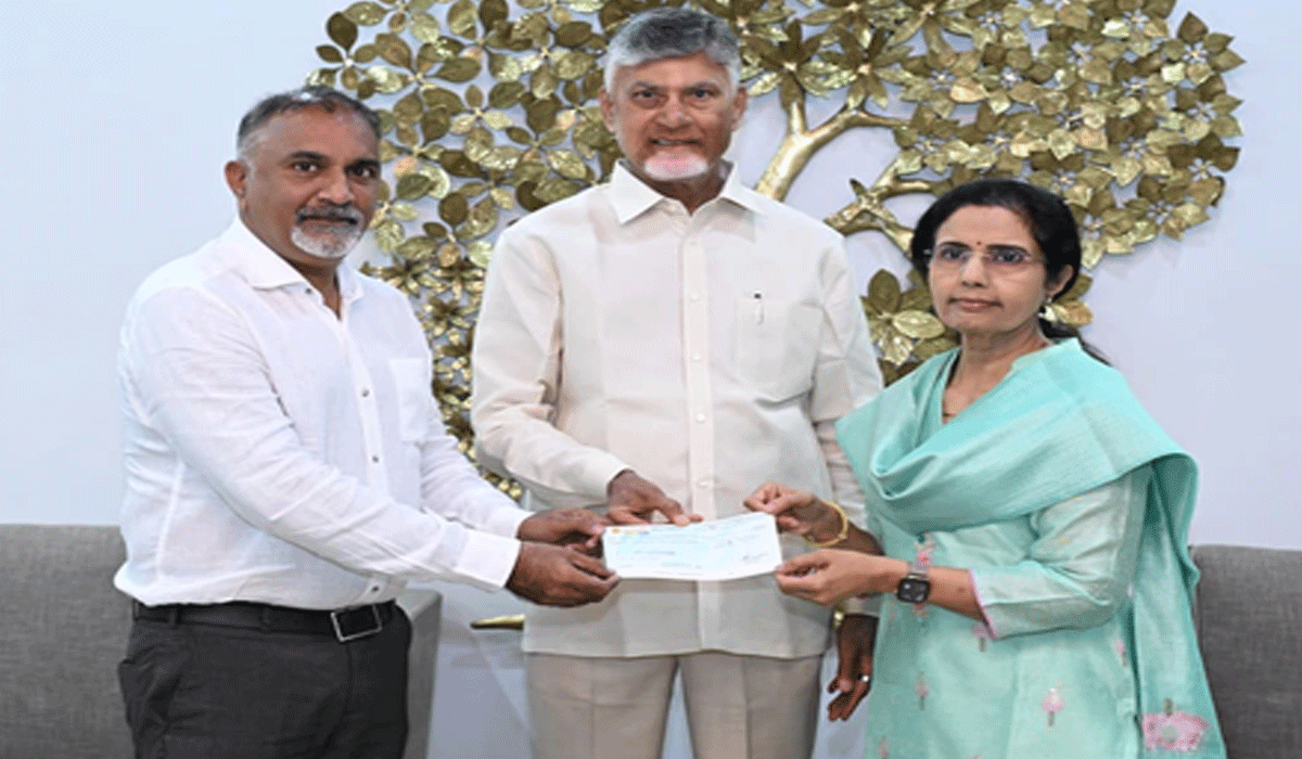 Chandrababu’s wife donates Rs 76 lakh for free meals at Anna canteens on his birthday