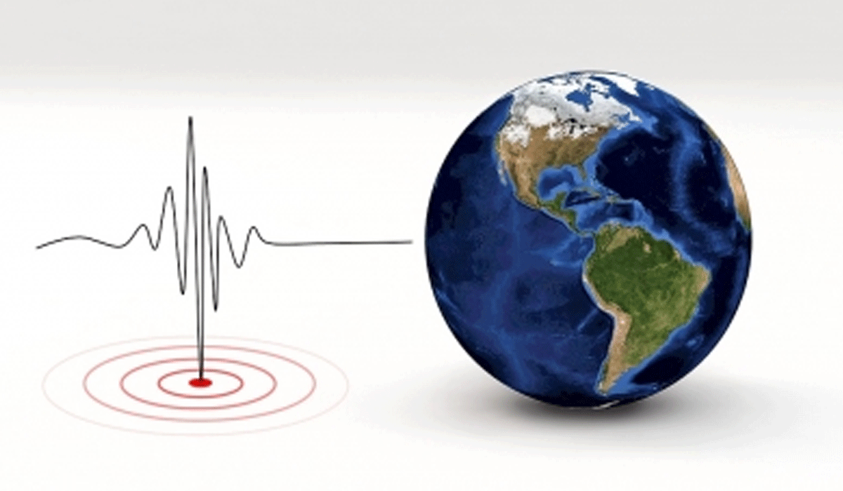 Tsunami warning issued after 7.5 magnitude earthquake hits Japan