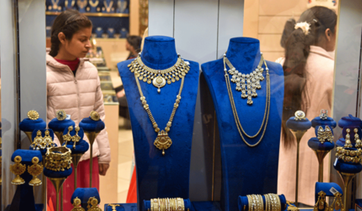 Gold, silver rise up to 2 pc amid US-Iran ceasefire extension