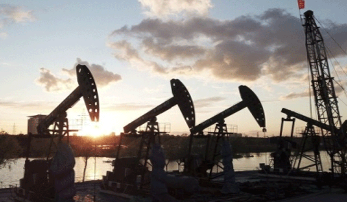 Oil prices surge amid stalemate in peace talks extending supply chain disruption