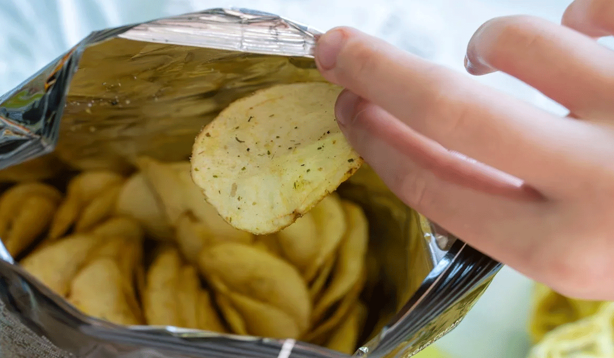 Late-night snacking bad for your gut health: Study